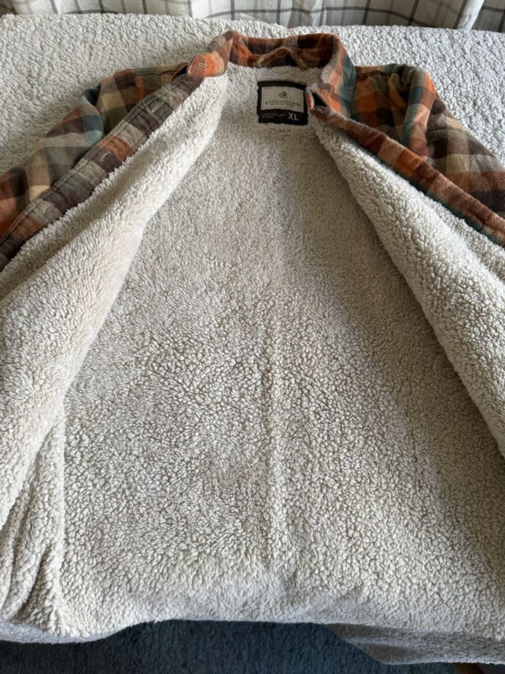 Legendary Whitetails Plaid Flannel Sherpa lined jacket - Size XL - Picture 3 of 15